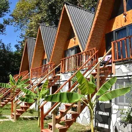 Gemicihan Bungalov 홈스테이 아드라산